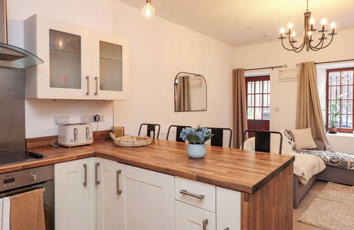 Bont Newydd Cabaña | Hole in the Wall