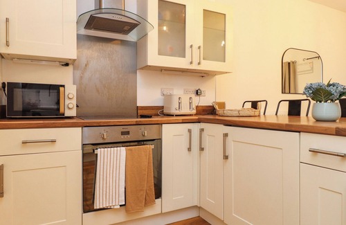 Bont Newydd Cabaña | Hole in the Wall