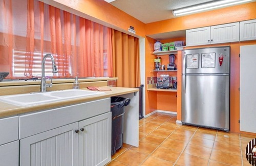 Columbus Casa | Hole in the Wall Getaway - USA/MEXICO Border Bed & Breakfast