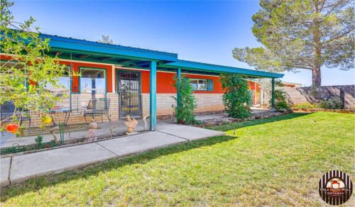 Columbus Casa | Hole in the Wall Getaway - USA Mexico Border Bed and Breakfast