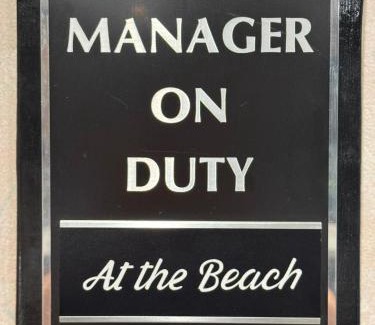 Fort Walton Beach Hotel | Hole Inn the Wall Hotel - Fort Walton Beach - Sunset Plaza - nearby Beaches & Hurlburt