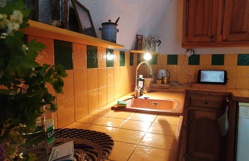 Arpaillargues-et-Aureillac Casa | Casa de vacaciones 'La Maison De Thomas' con piscina privada, jardín privado y Wi-Fi