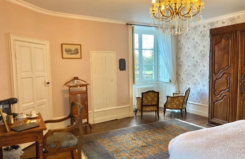 Saint-Hilaire-de-Loulay Otro | Holiday in a castle