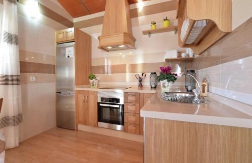 Almogia Casa | Holiday Home in Villanueva with Pool