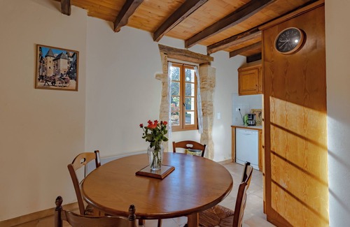 Prats-de-Carlux Casa | Casa de vacaciones 'Le Petit Pech' con piscina compartida, terraza privada y Wi-Fi
