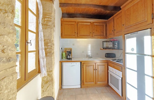 Prats-de-Carlux Casa | Casa de vacaciones 'Le Petit Pech' con piscina compartida, terraza privada y Wi-Fi
