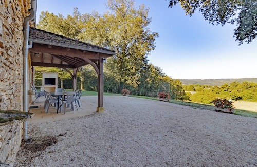 Prats-de-Carlux Casa | Casa de vacaciones 'Le Grand Pech' con piscina compartida, terraza privada y Wi-Fi