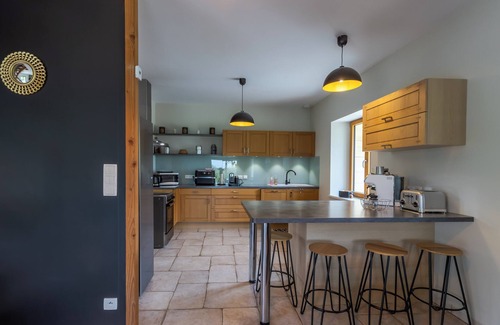Saint-Crepin-et-Carlucet Casa | Casa de vacaciones 'Maison Louise' con terraza privada, jardín privado y Wi-Fi