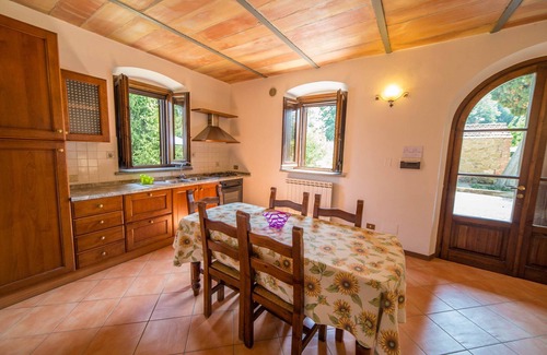 Passignano sul Trasimeno Apartamento | Apartamento de vacaciones en granja - Nogal - Residencias San Martín
