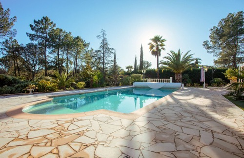 La Bouverie Apartamento | Apartamento vacacional "Clos Saint Jean" con piscina, terraza privada y Wi-Fi
