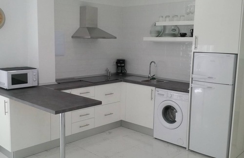 Los Cristianos Apartamento | Alojamiento de vacaciones "Nuevo apartamento de playa de 1 dormitorio"