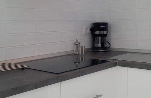 Los Cristianos Apartamento | Alojamiento de vacaciones "Nuevo apartamento de playa de 1 dormitorio"