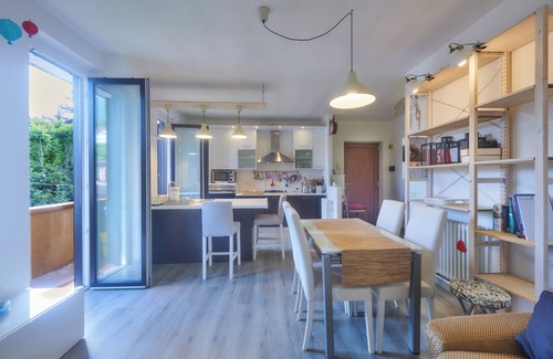 Lierna Apartamento | Alojamiento de vacaciones "Nicola Flat" cerca de la playa
