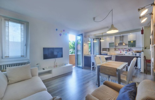 Lierna Apartamento | Alojamiento de vacaciones "Nicola Flat" cerca de la playa