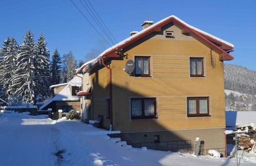 Jablonec nad Jizerou Apartamento | Apartamento vacacional cerca de los remontes y piscina natural