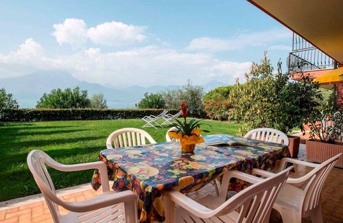 Frader Apartamento | Holiday apartment with terrace and beautiful lake view