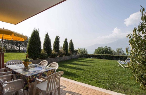 Frader Apartamento | Holiday apartment with terrace and beautiful lake view