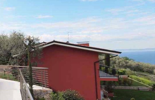 Frader Apartamento | Holiday apartment with terrace and beautiful lake view