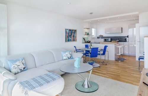Uhldingen-Muehlhofen Apartamento | Apartamento vacacional 'Bodenseepanorama Oberuhldingen' con vistas al lago, balcón y wifi