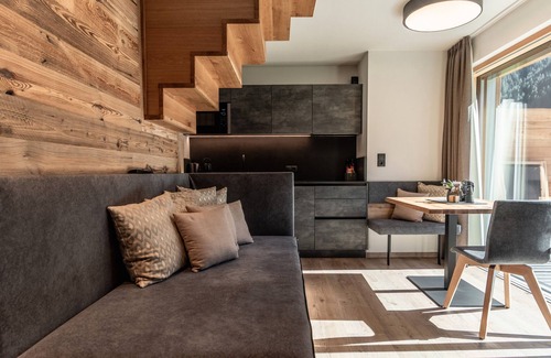 Selva dei Molini Apartamento | Apartamento 'Chalet-Suite Panorama' con vistas a la montaña, terraza privada y Wi-Fi