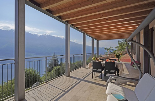 Arias Apartamento | Apartamento Maison du Pralonc - LAGO con vistas al lago y montaña, jardín y terraza; mascotas