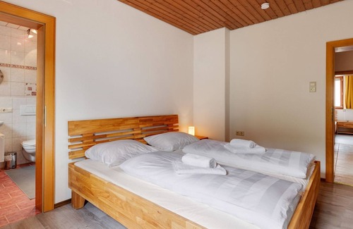 Kotschach-Mauthen Villa | Moderno apartamento de vacaciones en Kötschach-Mauthen con jardín y sauna