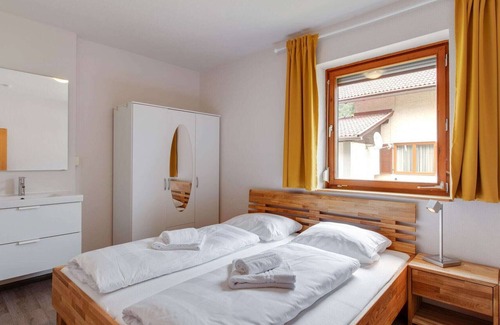 Kotschach-Mauthen Villa | Moderno apartamento de vacaciones en Kötschach-Mauthen con jardín y sauna
