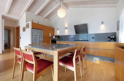 Magugnago Apartamento | Apartamento vacacional "Casa-Lago Suite" con vistas al lago, piscina compartida y Wi-Fi