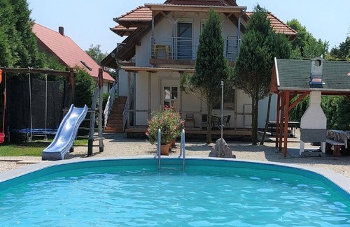 Balatonmariafurdo Apartamento | Apartamento de vacaciones Balatonmáriafürdõ para 1 - 5 personas con 2 dormitorios - Apartamento