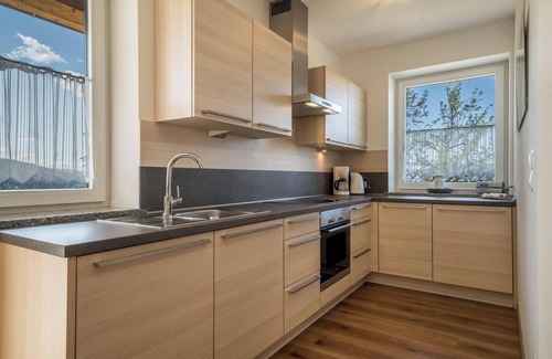 Verano Apartamento | Apartamento vacacional "Rotsteinhof Morgentau" con balcón y Wi-Fi