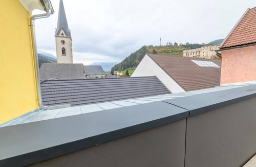 Gmuend in Kaernten Apartamento | Apartamento "Gasthof Alte Post - Top 7 Admiral" con vistas a la montaña y Wi-Fi