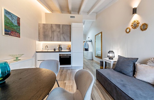 Cavaion Veronese Apartamento | Apartamento vacacional "Cavalino Boutique Apt 1" con vistas al lago, balcón y Wi-Fi