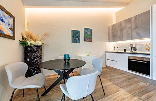 Cavaion Veronese Apartamento | Apartamento vacacional "Cavalino Boutique Apt 1" con vistas al lago, balcón y Wi-Fi