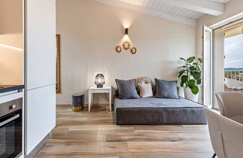 Cavaion Veronese Apartamento | Apartamento vacacional "Cavalino Boutique Apt 1" con vistas al lago, balcón y Wi-Fi