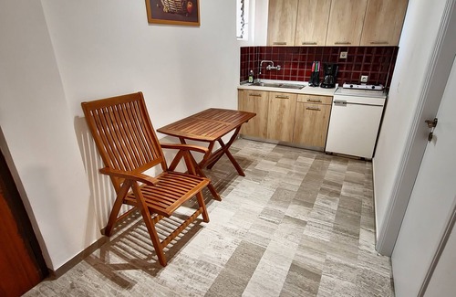Melikia Apartamento | Apartamento vacacional 'Alexandra Apartment 14' con balcón privado y Wi-Fi