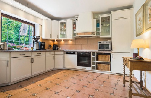 Elten Apartamento | Apartamento vacacional "Auf dem Eltenberg" con jardín privado, 4 baños y Wi-Fi