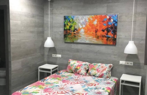 Los Tilos Apartamento | Apartamento vacacional 'C Junto Bus y Tren' con A/C y Wi-Fi