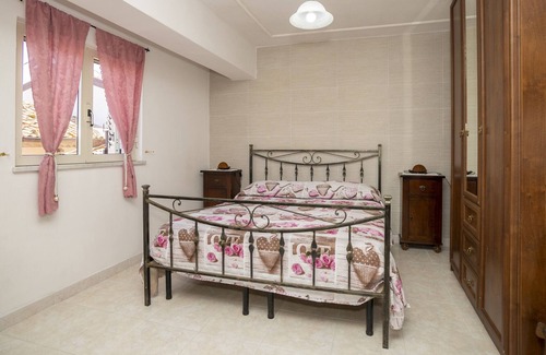 Marina di Caronia Apartamento | Holiday Apartment "Casa Marina" with Sea View & Wi-Fi