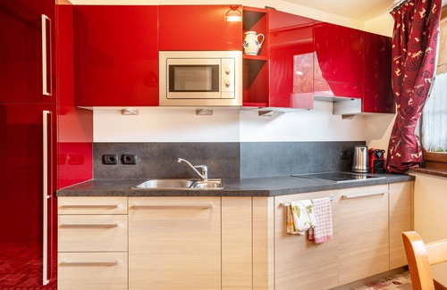 Canazei Apartamento | Holiday Apartment "Cesa San Florian Apartment 2" with Mountain View & Wi-Fi