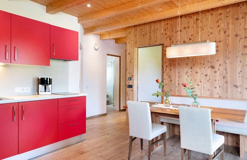 Kastelruth Apartamento | Apartamento vacacional "Cornelia Rose" con vistas a la montaña, terraza y Wi-Fi