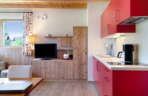 Kastelruth Apartamento | Apartamento vacacional "Cornelia Rose" con vistas a la montaña, terraza y Wi-Fi