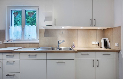 Grafenhausen Apartamento | Apartamento vacacional 'Irene' con vistas a la montaña, terraza privada y Wi-Fi