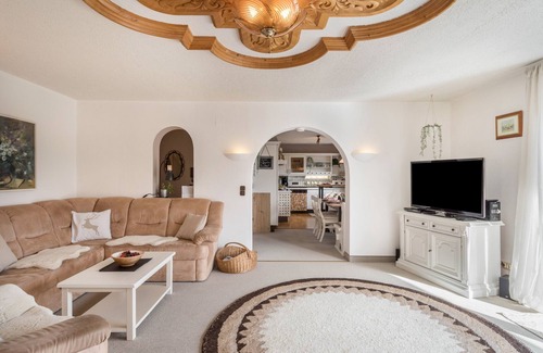 Stiefenhofen Apartamento | Apartamento vacacional "Haus Sonnenhang Wohnung 1" con vistas a la montaña, balcones y Wi-Fi