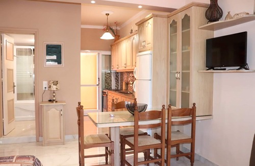 Skala Apartamento | Apartamento junto al mar, gran terraza, vista única al mar | Paramonas,