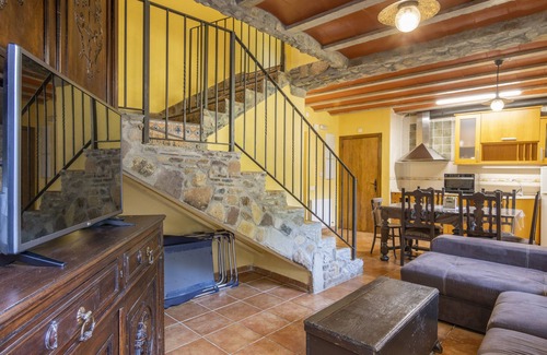 Les Iglesies Apartamento | Apartamento vacacional "Mossen Batista Faig" con vistas a la montaña, terraza privada y Wi-Fi