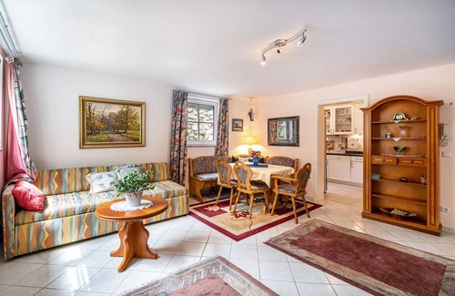 Riederau Apartamento | Apartamento vacacional 'Ferienwohnung Marianna' cerca del lago con jardín compartido y Wi-Fi