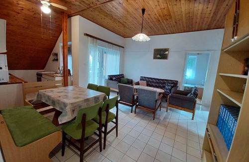 Fonyod Apartamento | Apartamento de vacaciones Fonyód para 1 - 12 personas con 6 dormitorios - Apartamento