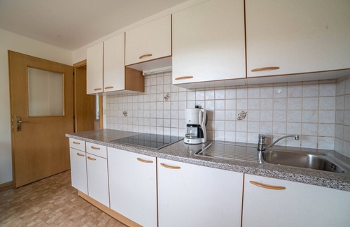 Verano Apartamento | Comfortable holiday apartment Greif in the area of Meran - Apartment A with Wi-Fi, balcony and view over the landscape; parking available.