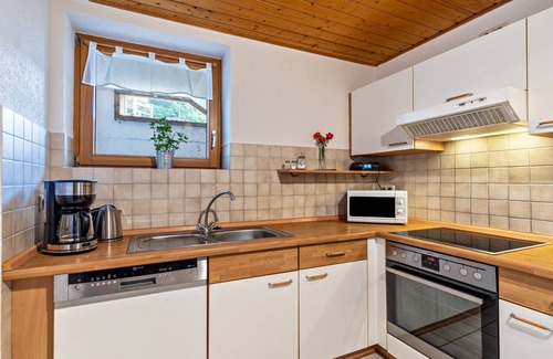 Biederbach Apartamento | Apartamento vacacional "Haus Weber" con vistas a la montaña, terraza compartida y Wi-Fi