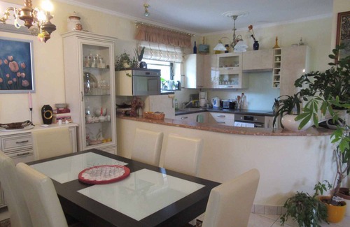 Csopak Apartamento | Apartamento vacacional en una zona tranquila con vistas panorámicas
